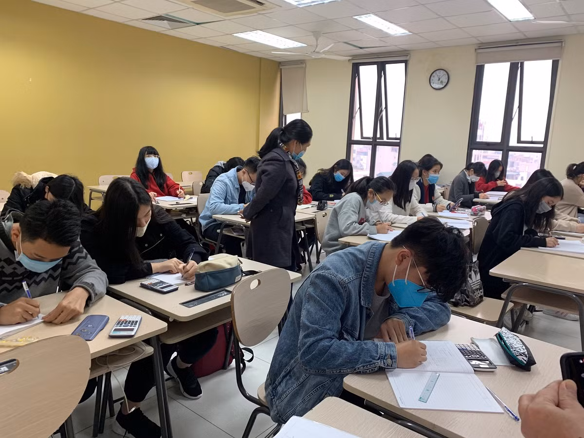 Số điện thoại đường dây nóng của Bộ Giáo dục và Đào tạo phòng, chống dịch bệnh viêm đường hô hấp cấp do chủng mới của virus Corona là 078.678.3535. (Ảnh minh họa: Thùy Linh)