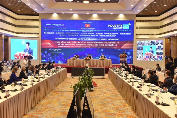 Quang cảnh phiên toàn thể Diễn đàn cấp cao thường niên lần thứ ba về công nghiệp 4.0 (ảnh: Bộ Giáo dục và Đào tạo)