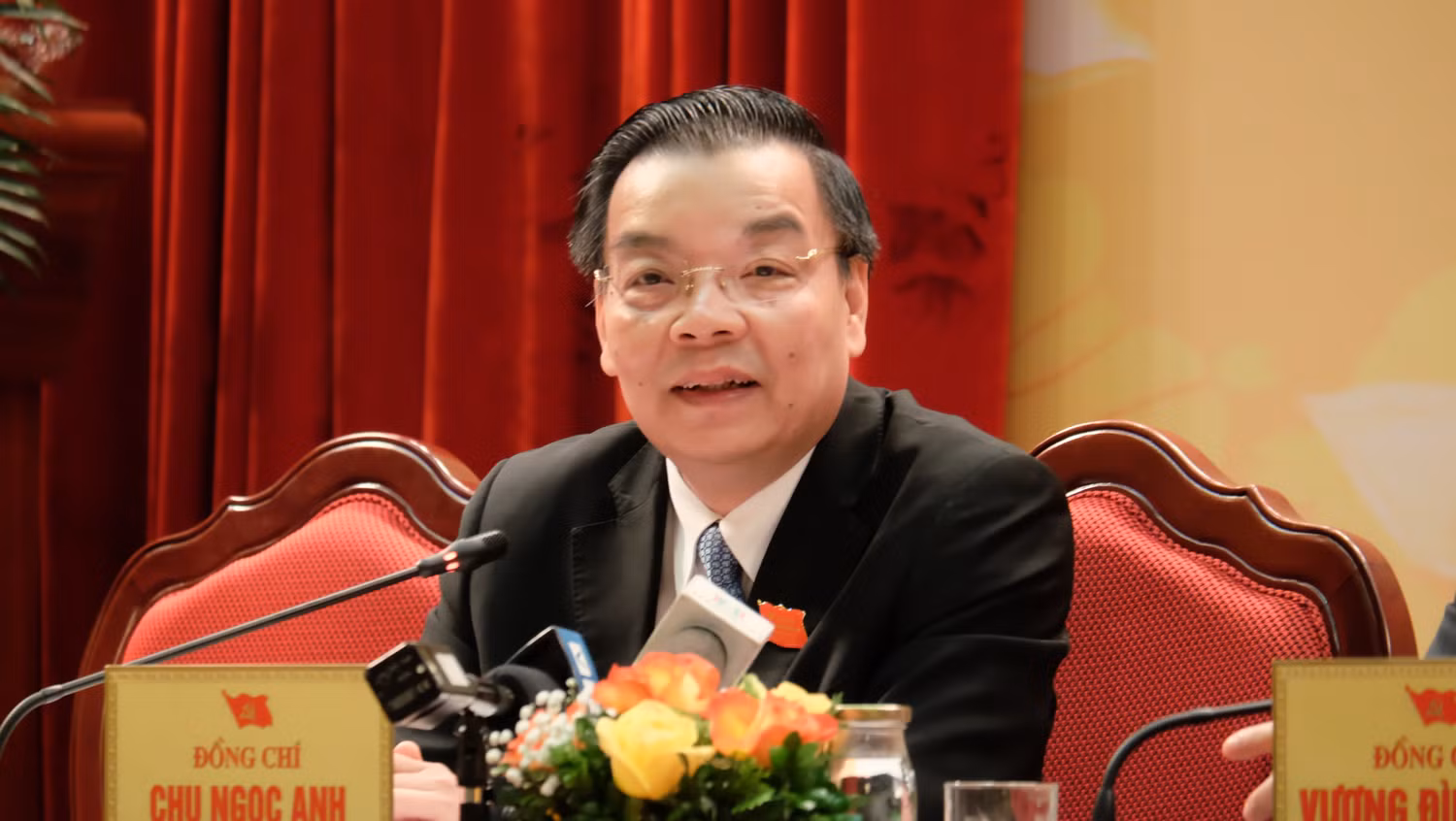 Chủ tịch Ủy ban nhân dân thành phố Hà Nội, ông Chu Ngọc Anh trả lời tại buổi họp báo. Ảnh: LC Chủ tịch Ủy ban nhân dân thành phố Hà Nội, ông Chu Ngọc Anh trả lời tại buổi họp báo. Ảnh: LC
