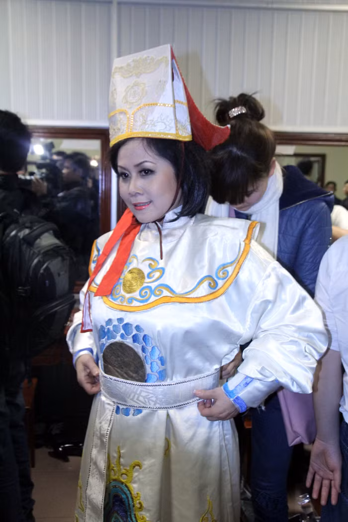 Minh Hằng vào vai Táo Văn thể.
