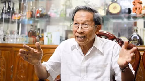 Thiếu tướng Lê Văn Cương (ảnh: Báo Tuổi trẻ).