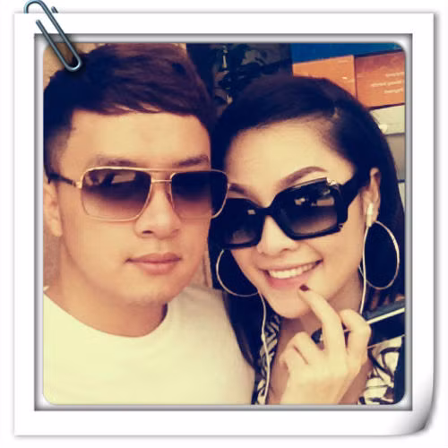 Vừa trải qua scandal bị đồn đồng tính, Cao Thái Sơn gây sốc khi công khai những hình ảnh thân mật của mình và ca sĩ Quế Vân. Ngay lập tức, bộ hình này đồng loạt xuất hiện trên nhiều trang mạng....