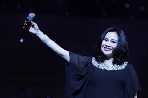 "Khi tôi xem chương trình The voice tôi cũng ngạc nhiên và không thể tưởng tượng ra hai ca sĩ Đàm Vĩnh Hưng và Hồ Ngọc Hà sẽ dạy bằng cái gì?... Có bột mới gột nên hồ. Phải có trình độ mới dạy được," Diva Thanh Lam cho biết. (Theo Vietnamnet)
