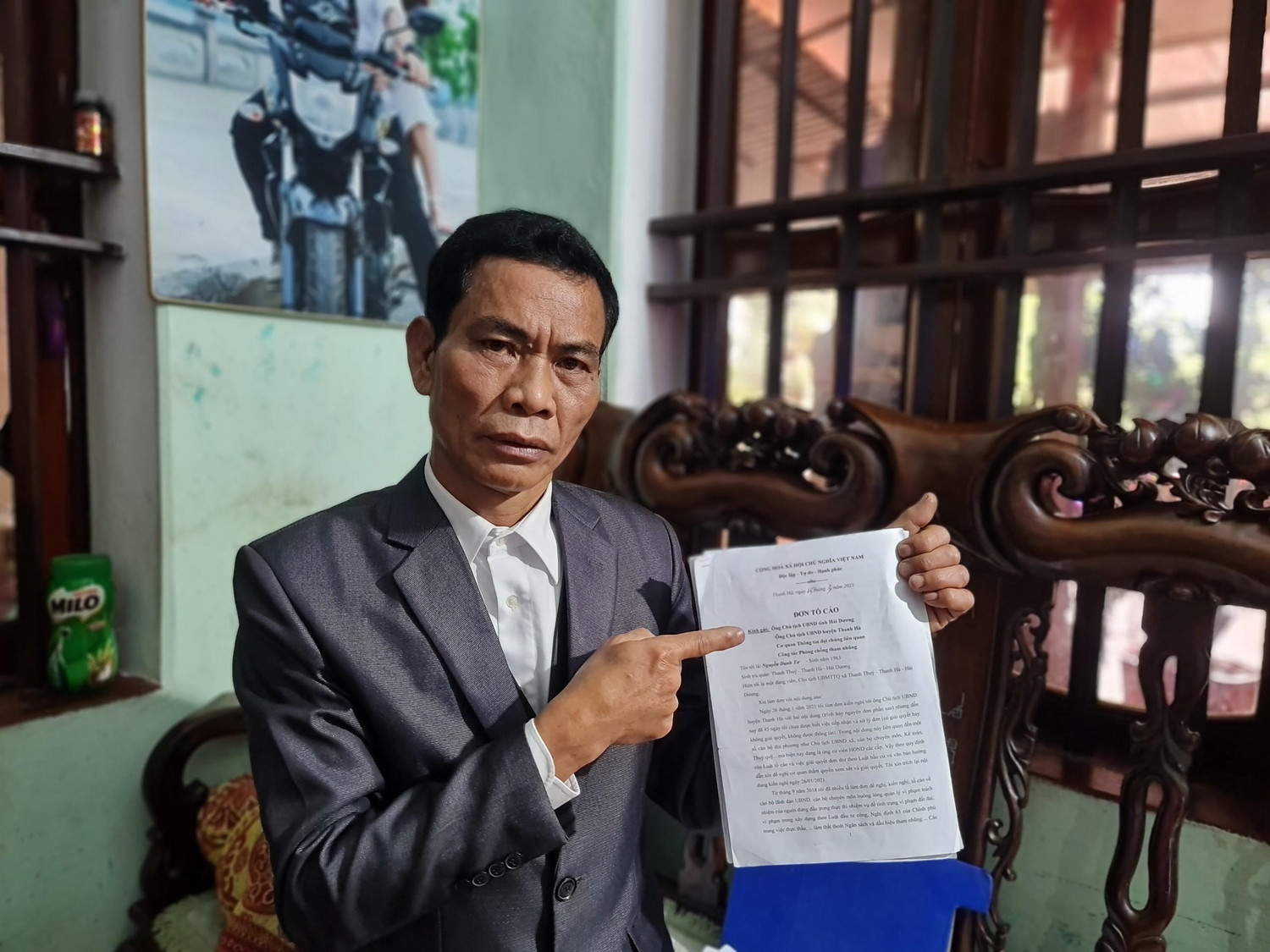Ông Nguyễn Danh Tư tố cáo một số cán bộ xã Thanh Thuỷ (huyện Thanh Hà, Hải Dương) tham nhũng tiền hỗ trợ dịch tả lợn Châu Phi và tiền hỗ trợ Covid-19 (Ảnh: Lã Tiến) Ông Nguyễn Danh Tư tố cáo một số cán bộ xã Thanh Thuỷ (huyện Thanh Hà, Hải Dương) tham nhũng tiền hỗ trợ dịch tả lợn Châu Phi và tiền hỗ trợ Covid-19 (Ảnh: Lã Tiến)