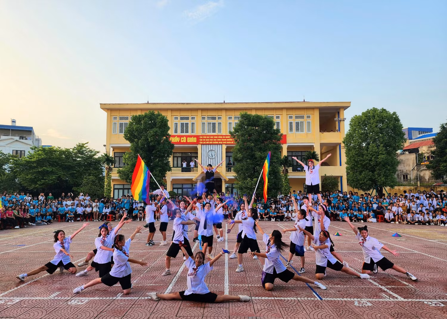 Mỗi phần thi đều được dàn dựng công phu (Ảnh: Phạm Linh)