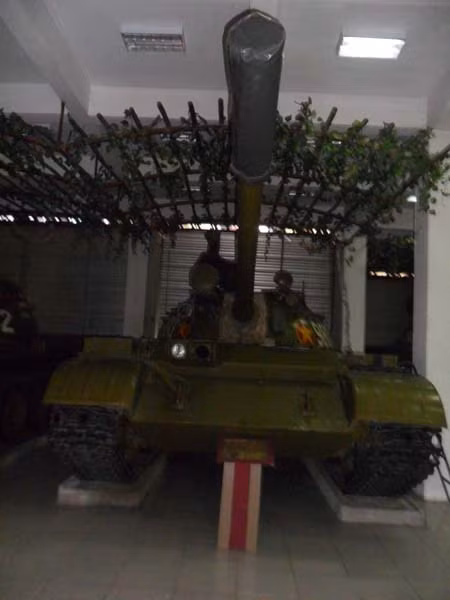 Xe tăng T54B – Số hiệu 980, thuộc đại đội tăng 9, tiểu đoàn 3, trung đoàn 273. Xe tăng T54B – Số hiệu 980, thuộc đại đội tăng 9, tiểu đoàn 3, trung đoàn 273.