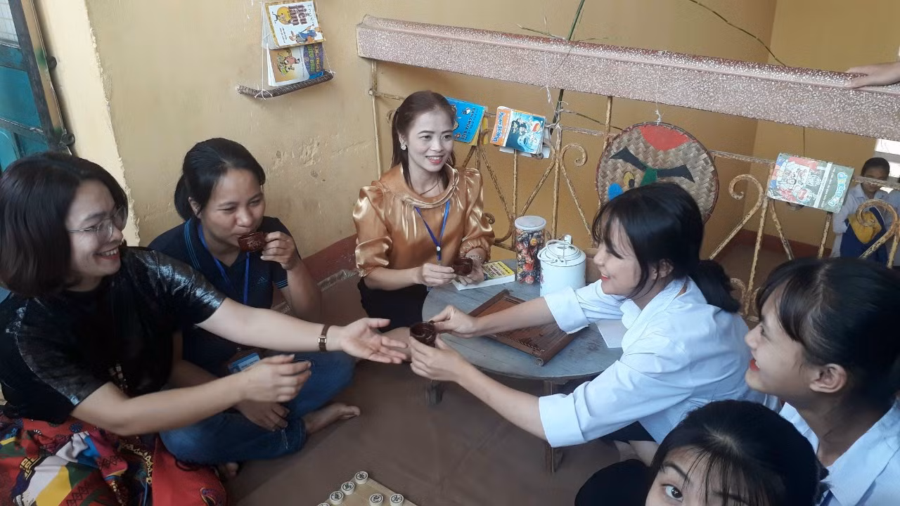 Góc không gian mở trong giờ “Ôn tập Văn học dân gian” Góc không gian mở trong giờ “Ôn tập Văn học dân gian”