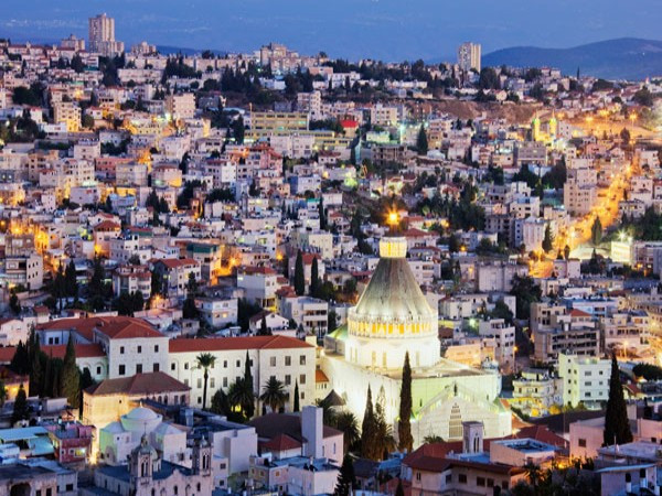 3. Israel Mức tăng giá trong 5 năm qua: 54,5% Năm 2009, giá nhà tại Israel đã tăng hơn 21%, nhưng tới năm 2010 đã giảm xuống còn 16%. Giá nhà cao ở Israel đã dẫn đến một loạt các cuộc biểu tình vào năm 2011 khi người biểu tình yêu cầu chính phủ can thiệp để hạ nhiệt thị trường. Những cuộc xuống đường này dường như đã gây được tác động nhất định, làm giá nhà ở Israel giảm 1,2% trong năm 2011.
