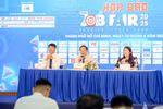 Đại diện UFM chia sẽ các thông tin về "Ngày hội tuyển dụng tích hợp - JOB FAIR UFM 2025" (Ảnh: UFM)