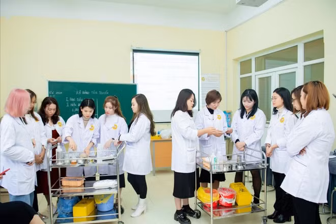 Đề xuất sớm cho phép trường đại học y dược đào tạo trình độ cao đẳng