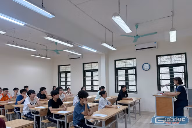 Thi vào 10 hai môn Toán - Ngữ văn sẽ giảm học thêm, tiếng Anh học để sử dụng thay vì luyện đề để thi