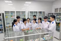 Lãnh đạo trường cao đẳng y tế trăn trở về công tác tuyển sinh và đào tạo ngành Dược