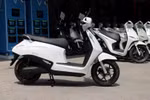 Tài xế dịch vụ “vào việc nhanh” với VinFast Evo: Đổi pin “trong chớp mắt”, càng chạy càng có lời