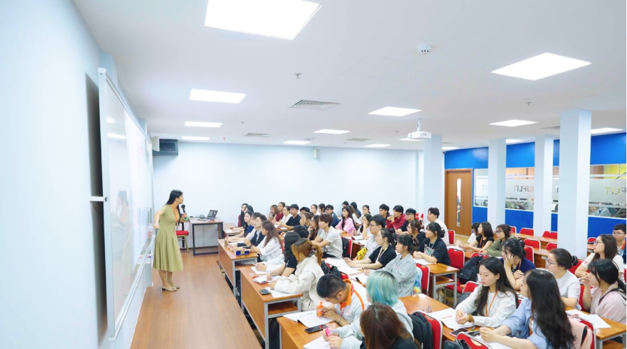 Tìm hiểu kỹ về các chính sách hỗ trợ giúp thí sinh tự tin và vững vàng hoàn thành hành trình đại học.