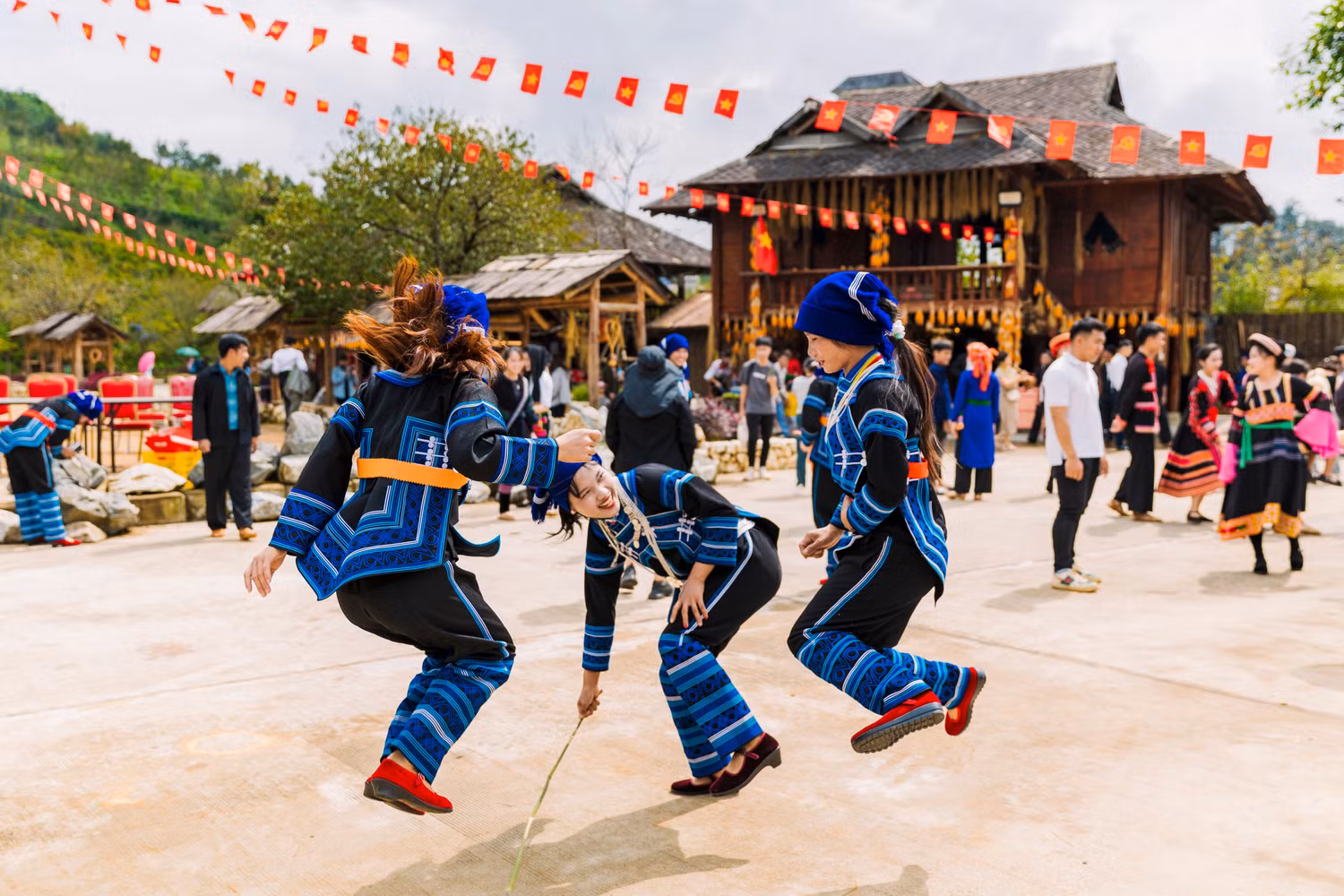 le-hoi-mua-vang-ban-may.jpg
