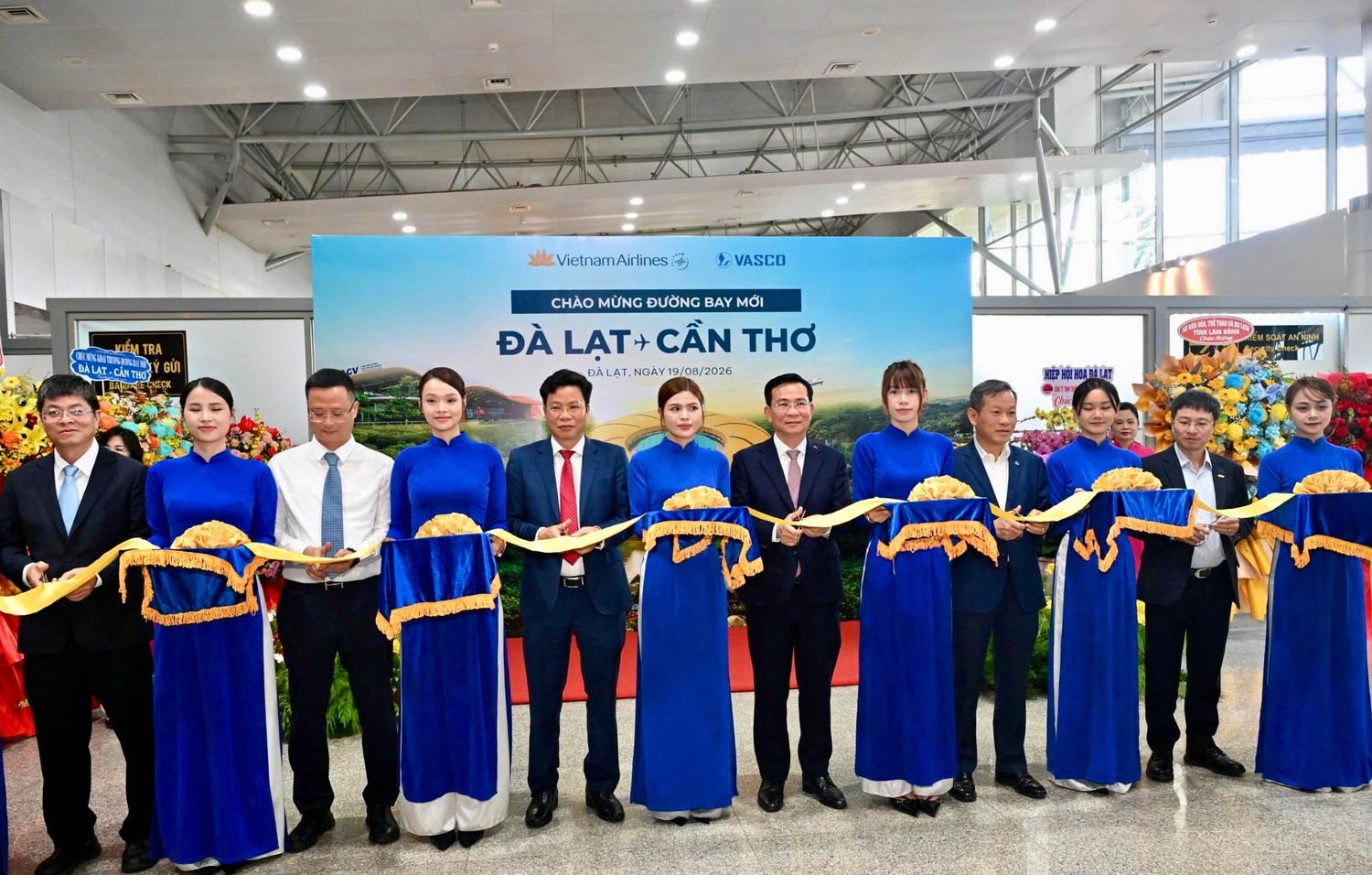 5-cung-trong-sang-19-8-vietnam-airlines-group-to-chuc-le-khai-truong-duong-bay-can-tho-da-lat-danh-dau-su-tro-lai-cua-duong-bay-nay-sau-gan-6-nam-gian-doan.jpg
