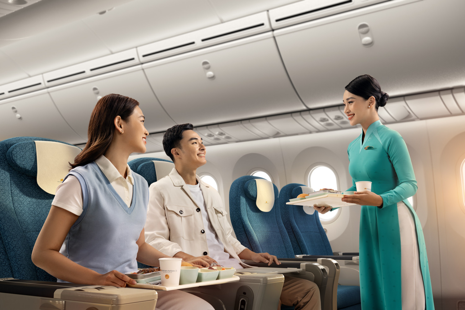 2-vietnam-airlines-duoc-hanh-khach-binh-chon-vao-top-2-hang-hang-khong-duoc-yeu-thich-nhat-khu-vuc-trung-a-va-dong-nam-a.jpg