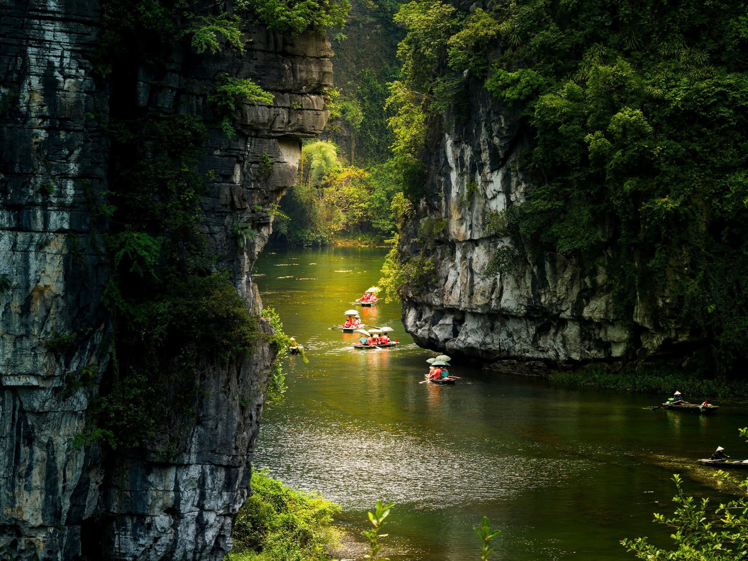 quan-the-danh-thang-trang-an-bai-dinh.jpg