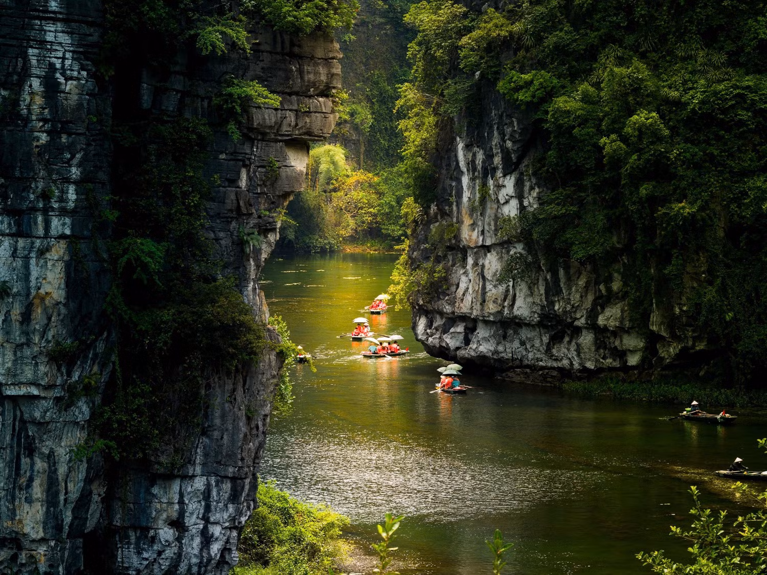 quan-the-danh-thang-trang-an-bai-dinh.jpg
