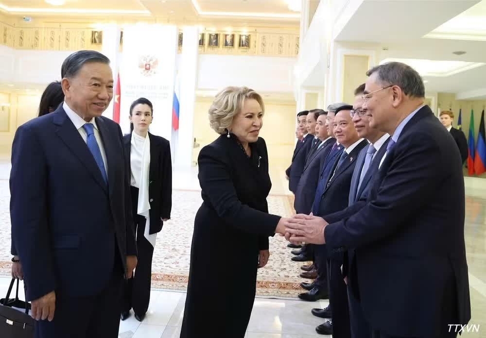 vna-potal-tong-bi-thu-chu-tich-nuoc-to-lam-hoi-kien-chu-tich-thuong-vien-nga.jpg