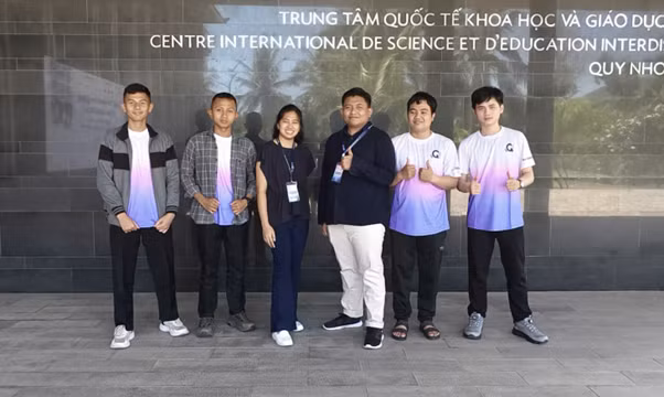 “Tôi thường nói tiếng Anh là một “chìa khóa” để kết nối với thế giới bên ngoài. Có kiến thức nhưng không thể kết nối thì mình vẫn bị giới hạn trong phạm vi của mình”.