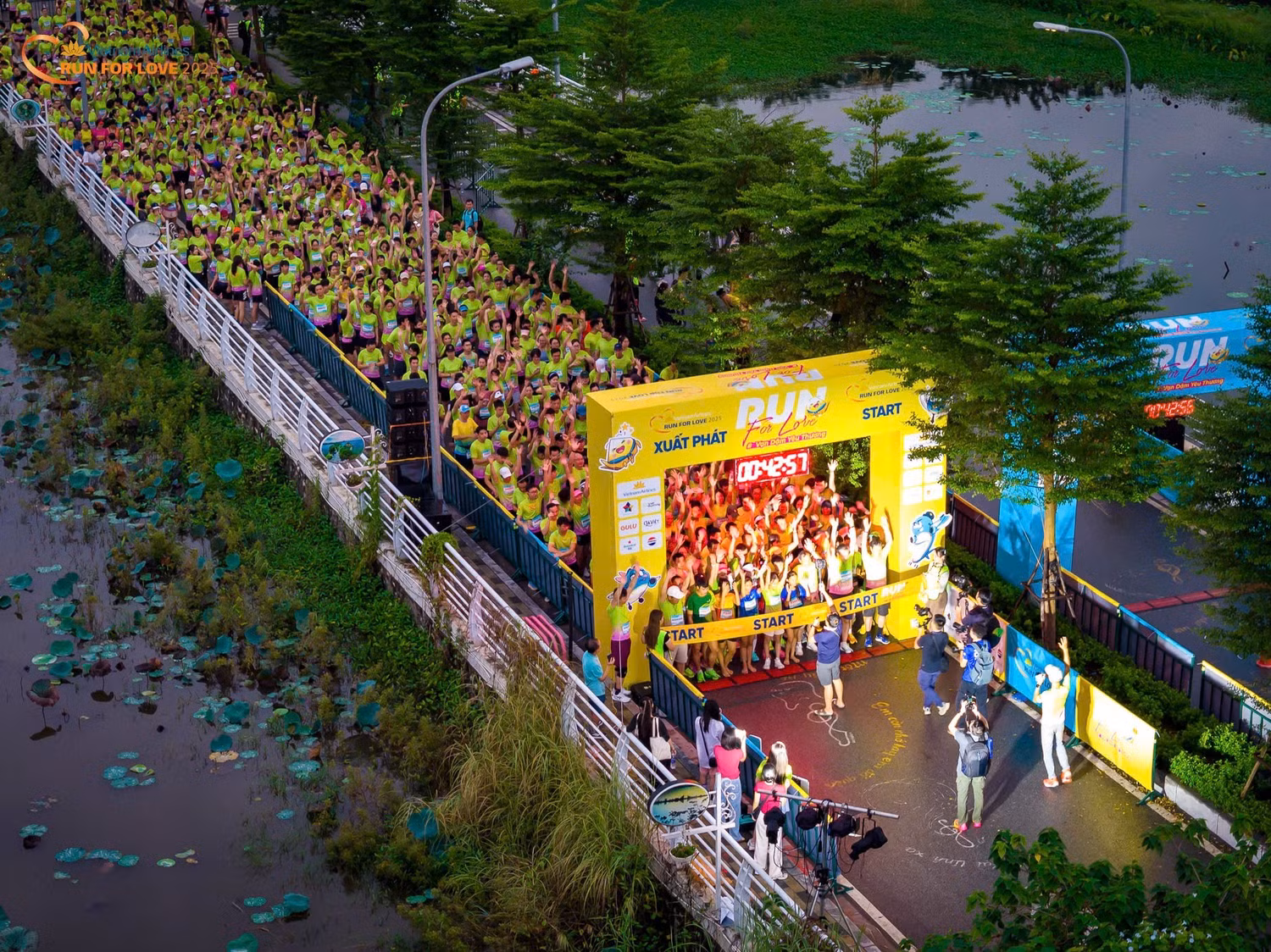 qua-5-mua-to-chuc-run-for-love-tro-thanh-diem-hen-quen-thuoc-cua-cong-dong-yeu-chay-bo-trong-mua-thu-ha-noi.jpg