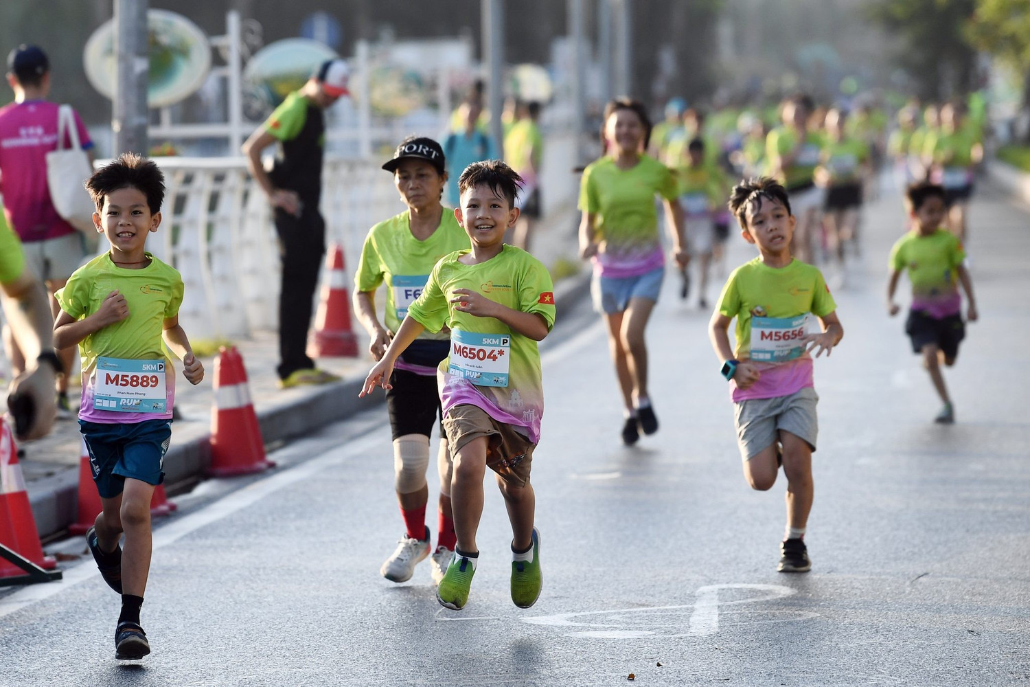 cu-ly-15-km-mo-ra-duong-chay-danh-cho-tre-em-va-cac-gia-dinh-tai-run-for-love-2026.jpg