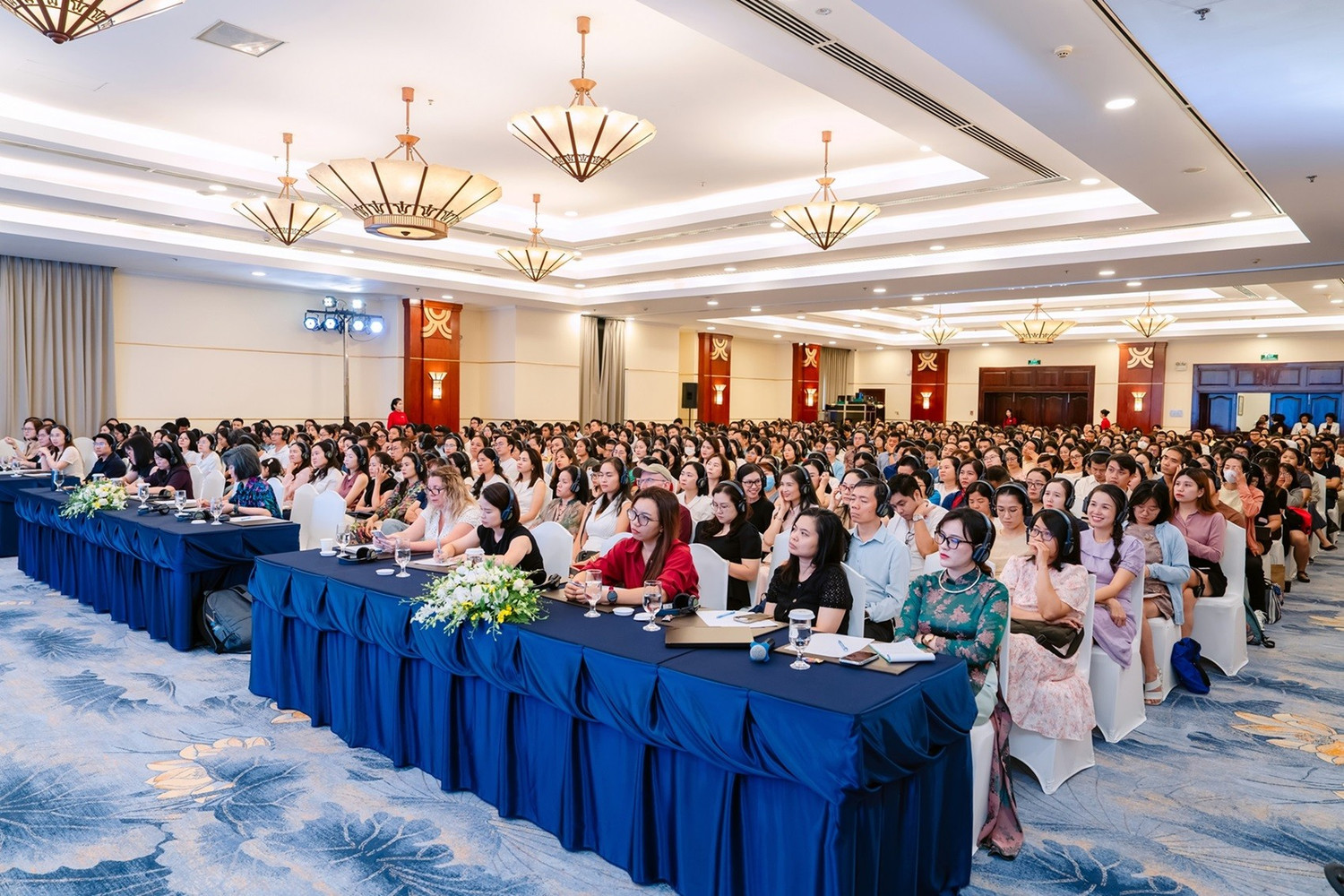 Hơn 1.000 phụ huynh tại Thành phố Hồ Chí Minh tham dự hai hội thảo Learning Lens 02 do Vinschool tổ chức cùng nhà tâm lý học Jocelyn Brewer.
