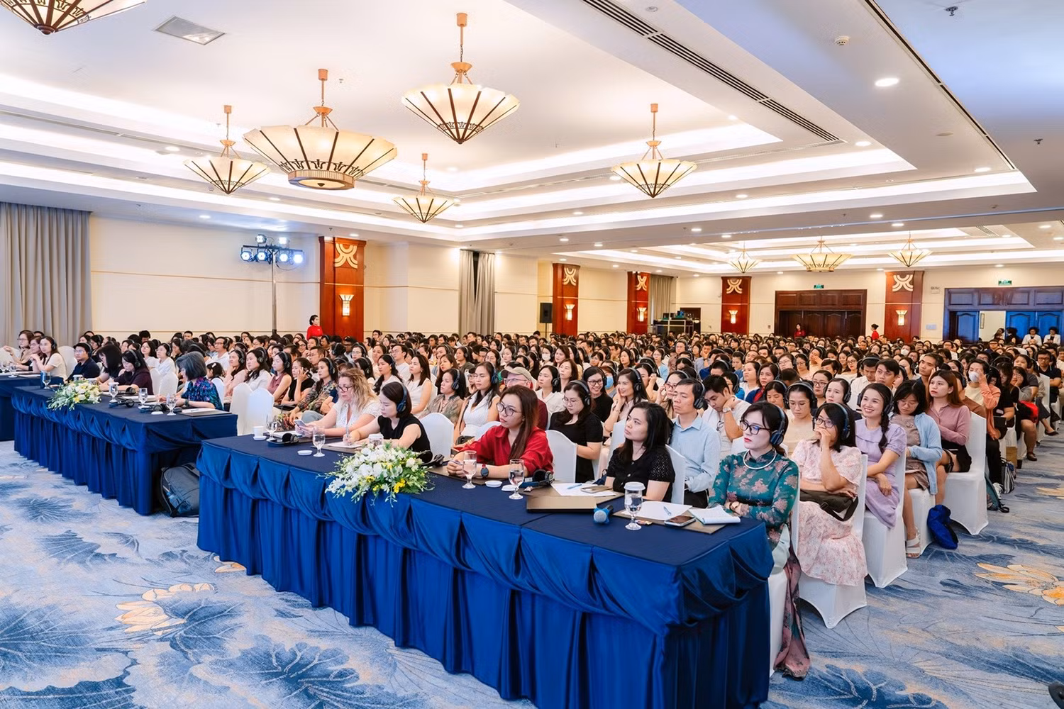 Hơn 1.000 phụ huynh tại Thành phố Hồ Chí Minh tham dự hai hội thảo Learning Lens 02 do Vinschool tổ chức cùng nhà tâm lý học Jocelyn Brewer.