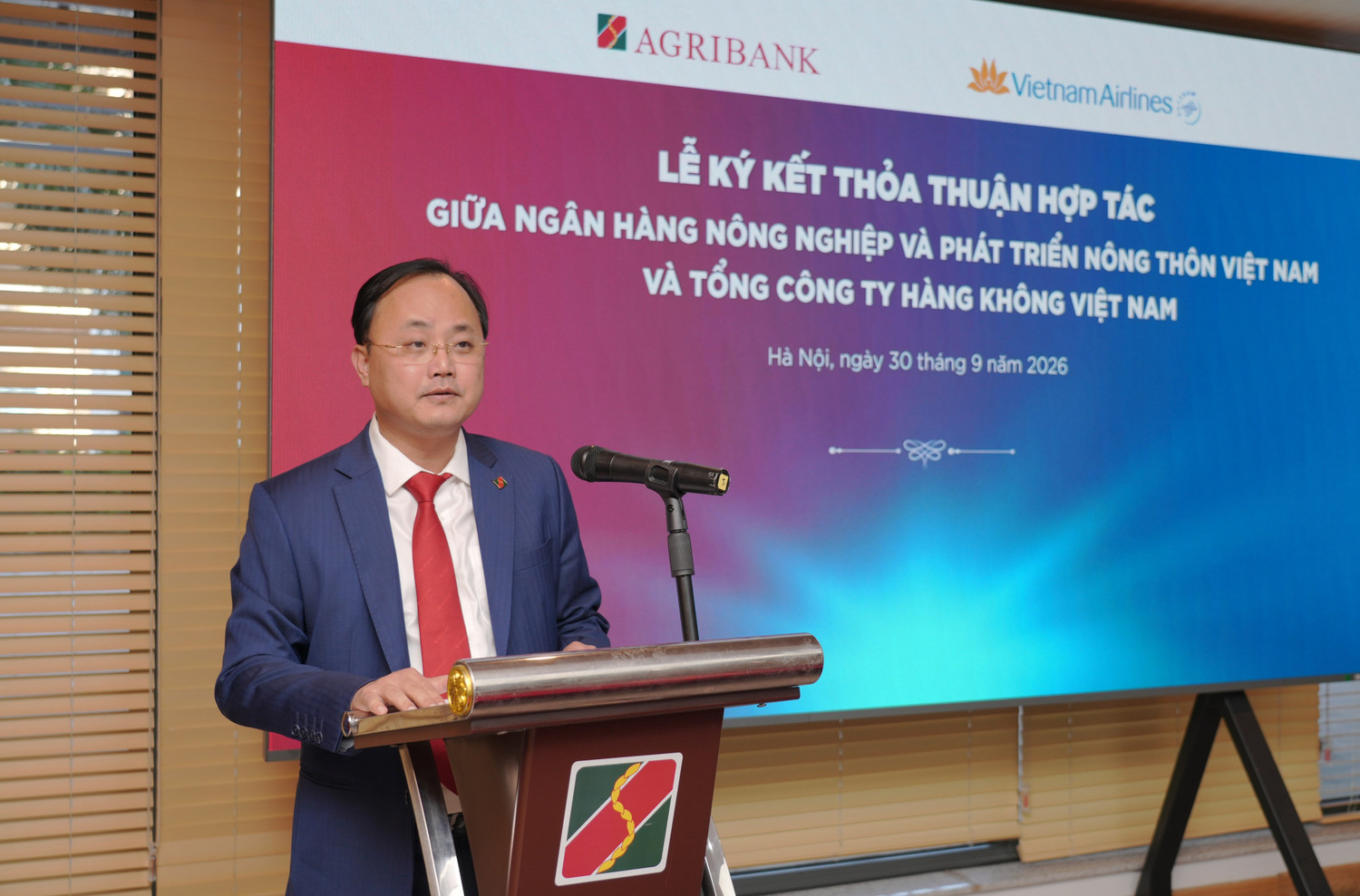 3-ong-to-huy-vu-chu-tich-hoi-dong-thanh-vien-agribank-khang-dinh-nang-luc-tai-chinh-va-cam-ket-dong-hanh-thuc-chat-cung-vietnam-airlines.jpg