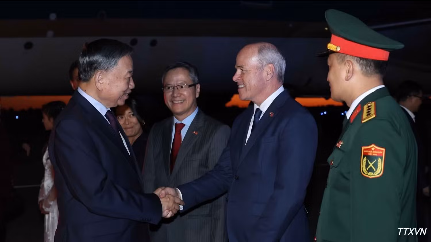 vna-potal-tong-bi-thu-chu-tich-nuoc-to-lam-bat-dau-chuyen-tham-cap-nha-nuoc-toi-canada.jpg
