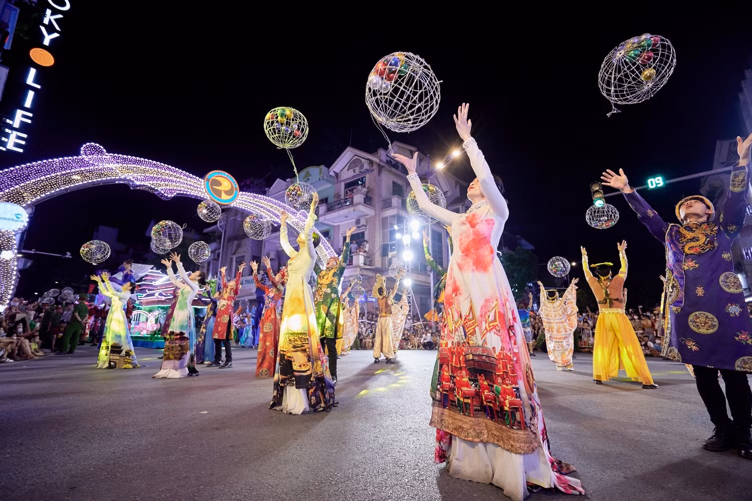 3carnival-ha-nam-2.jpg