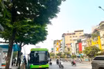 Hà Nội khuyến khích doanh nghiệp vận tải chuyển đổi sang xe buýt điện và phương tiện năng lượng xanh