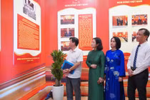 Triển lãm ảnh "Rạng rỡ non sông Việt Nam" trưng bày, giới thiệu 130 bức ảnh tư liệu chọn lọc