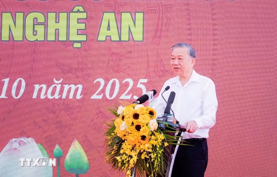 tong-bi-thu-du-le-khoi-cong-truong-pho-thong-noi-tru-lien-cap-na-ngoi-nghe-an-2.jpg