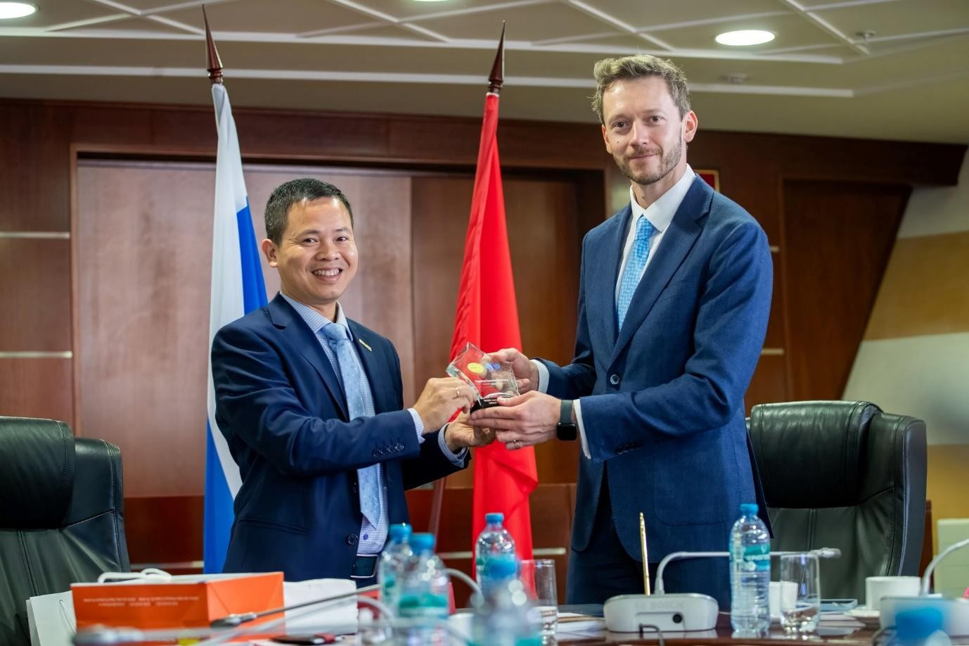 Cú bắt tay giữa HUFLIT và MGIMO không chỉ khẳng định uy tín học thuật của nhà trường mà còn mở ra cơ hội học tập, nghiên cứu và phát triển toàn cầu cho sinh viên trong kỷ nguyên số.