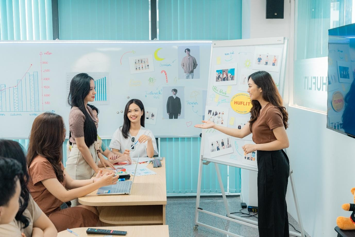 Tại HUFLIT, sinh viên sẽ được học tập và trải nghiệm thực tế thông qua chính các dự án marketing do các bạn triển khai.
