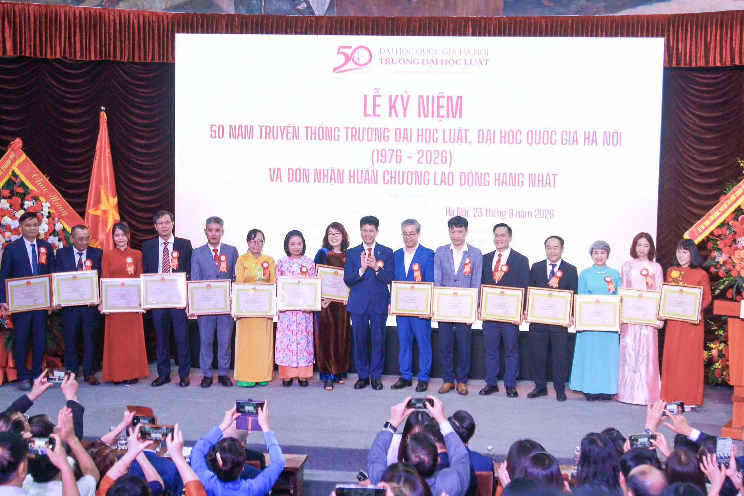 truong-dai-hoc-luat-dai-hoc-quoc-gia-ha-noi-2-5842.jpg