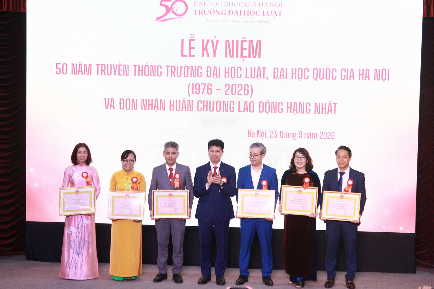 truong-dai-hoc-luat-dai-hoc-quoc-gia-ha-noi-1.jpg
