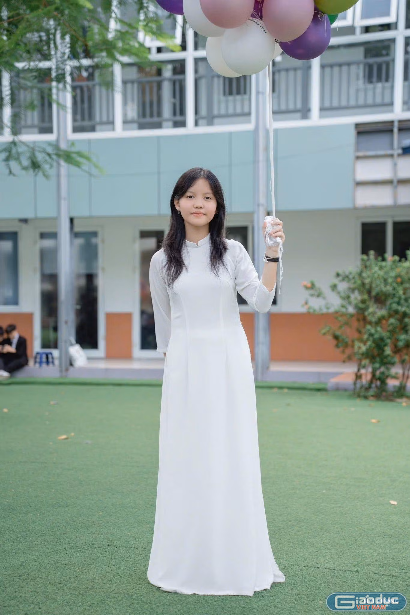 gdvn-nu-sinh-nguyen-khanh-ngoc-thu-khoa-lop-chuyen-van-amsterdam-2.jpg