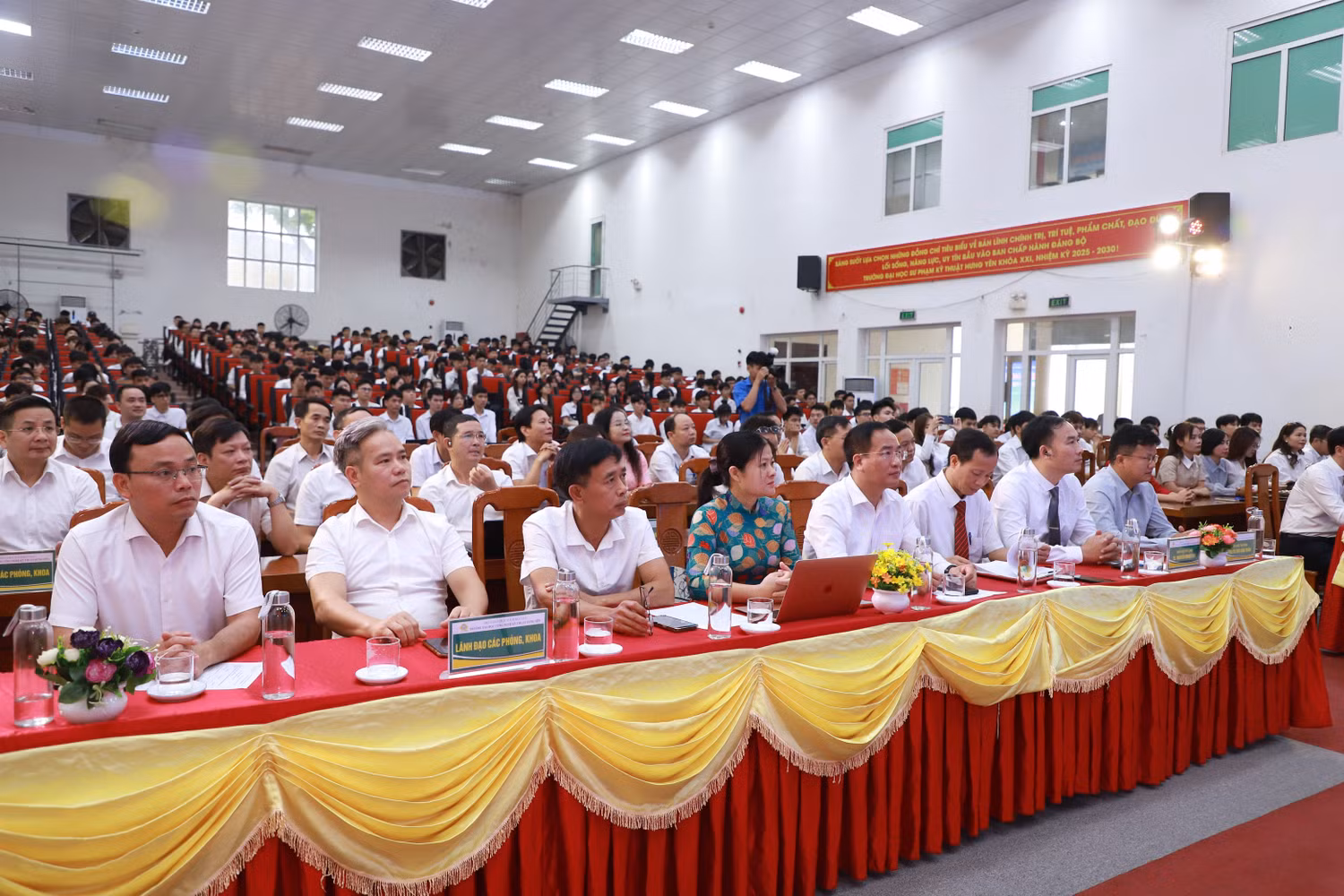 truong-dai-hoc-cong-nghe-ky-thuat-hung-yen-khai-giang-nam-hoc-2026-2027-2.jpg