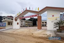 Trường được xây mới, có nhiều chính sách hỗ trợ, học sinh ở xã biên giới yên tâm học tập