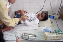“Bịn rịn” chia tay Lớp học Hy vọng về quê ăn Tết