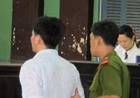 Bắt kẻ chém chết bố vợ rồi cưới vợ khác sau 13 năm lẩn trốn