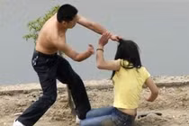 Đánh chết người yêu vì tụ tập chơi “hàng đá”