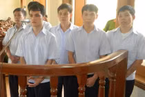 Dùng mìn đánh đắm tàu bạn để “giữ” ngư trường 