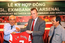 Trận Arsenal - Việt Nam: Giá vé hợp lý, phát sóng miễn phí