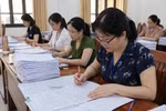 "Người trong cuộc" chia sẻ áp lực, sự cẩn trọng cao độ khi chấm thi tốt nghiệp môn Ngữ văn