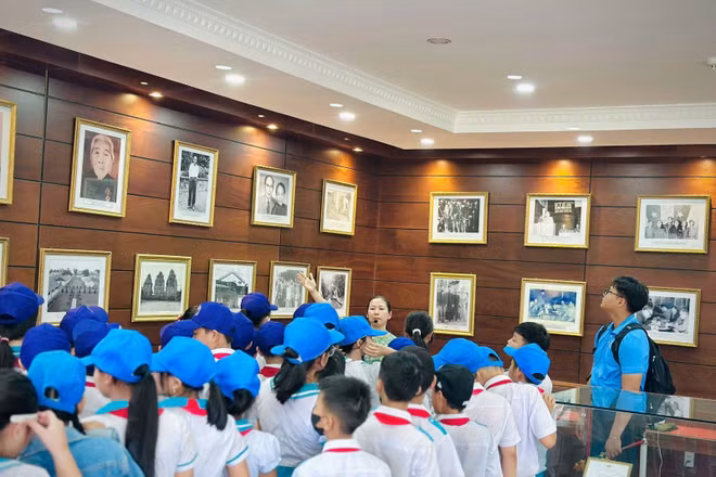 Môn Nội dung giáo dục địa phương: Không nên để một môn học 35 tiết/năm mà có nơi tới 7 GV cùng dạy