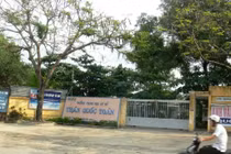 TPHCM: THCS Trần Quốc Toản chuyển học sinh không bán trú học cơ sở xa nhà, hiệu trưởng nói gì?